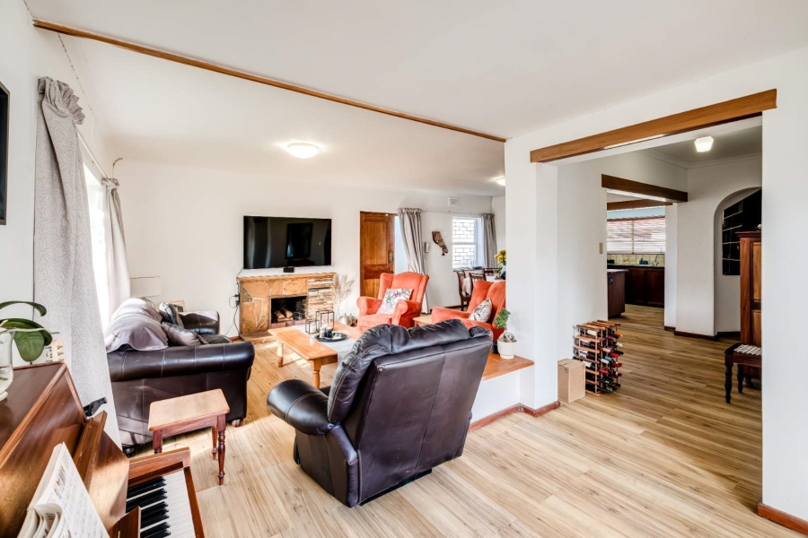 5 Bedroom Property for Sale in Kirstenhof Western Cape